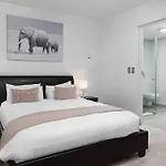 Large And Spacious Apt In De Waterkant Next To V&A