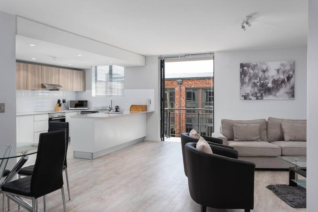 Large And Spacious In De Waterkant Next To V&a Apartment *