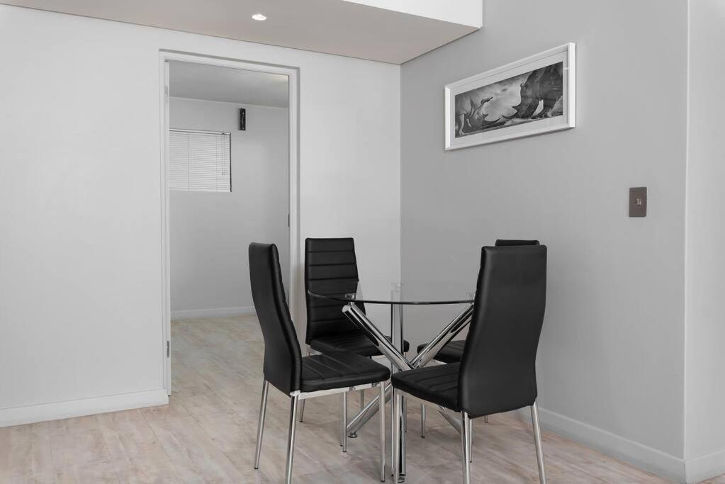 Large And Spacious In De Waterkant Next To V&a * Cape Town